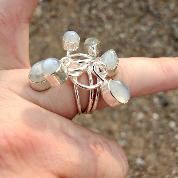 New Twisted Rainbow Moonstone Silver Statement Ring. - Picture 14 of 16